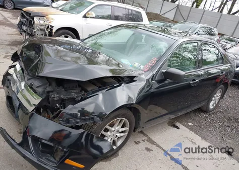 2012 Ford Fusion S z USA, uszkodzony, nr VIN 3FAHP0GA8CR133757